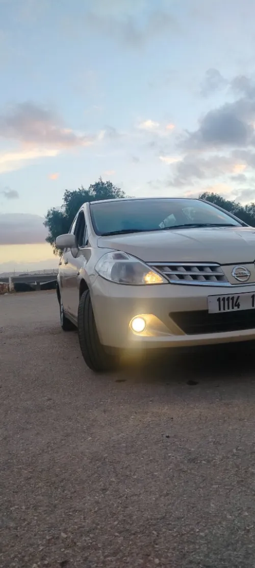 Nissan Tiida 5 portes 2010 