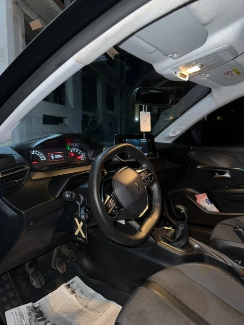 Peugeot 208 2023 Allure Pack