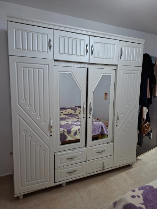 Armoire blanche