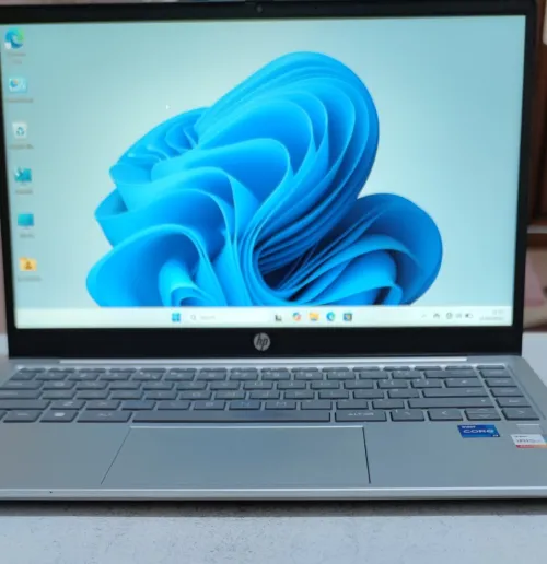 حاسوب محمول HP من الجيل 13 pc portable HP i7 13 ème génération