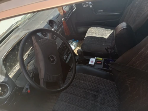 Mercedes 230 1978 230