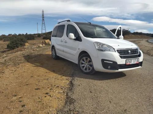 Peugeot Partner 2017 Tepee Allure 