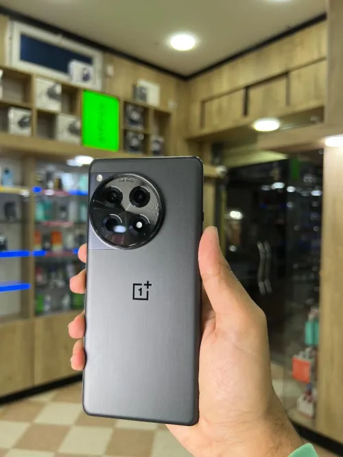 ONE PLUS 12R 12/256gb 