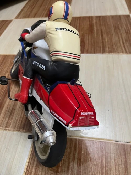 Moto Télécommandée Vintage HONDA