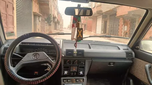 Peugeot 305 1985 305