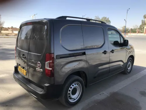 Fiat Doblo 2023 Itali