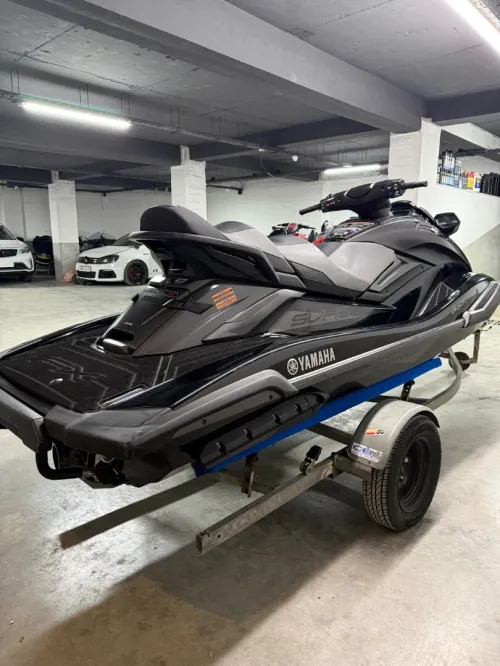Jet ski