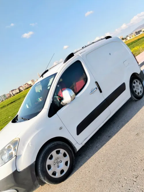 Peugeot Partner 2011 B9