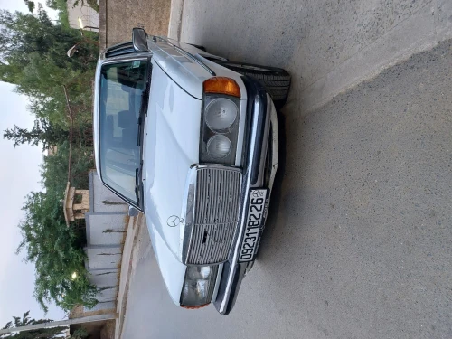 Mercedes W123 1982 