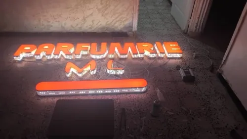 Enseigne lumineuse publicitaire