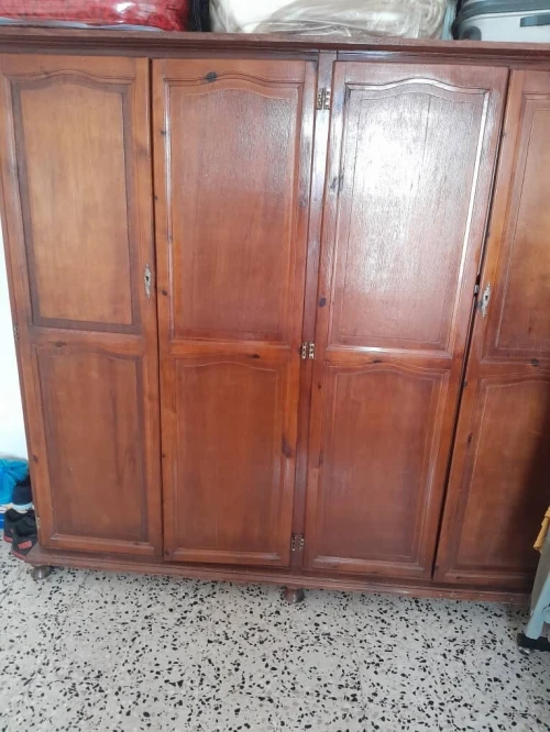 chambre a coucher + armoire avec mirroire 