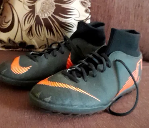 Chaussure football ts terrain marque Nike