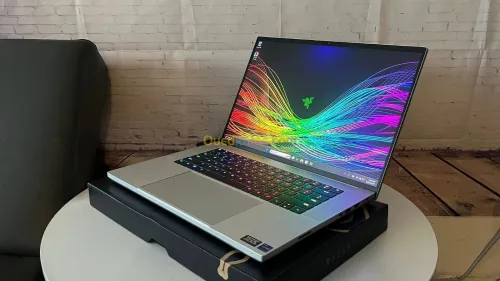 RAZER BLADE 18 MERCURY -Core i9-14900 HX - /VGA RTX 4090 16G/RAM 64 GB /SSD 2TB /Ecran18"-300HZ