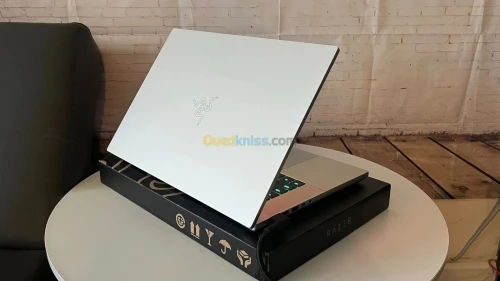 RAZER BLADE 18 MERCURY -Core i9-14900 HX - /VGA RTX 4090 16G/RAM 64 GB /SSD 2TB /Ecran18"-300HZ