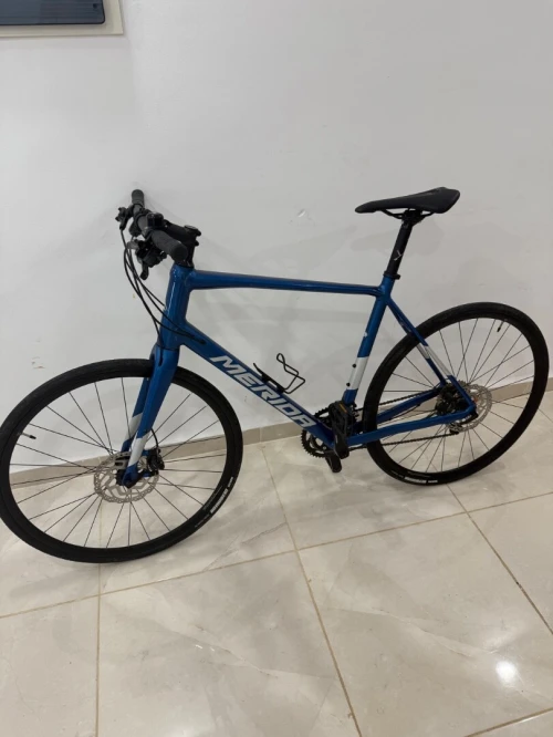 Vélo de route merida speeder 300