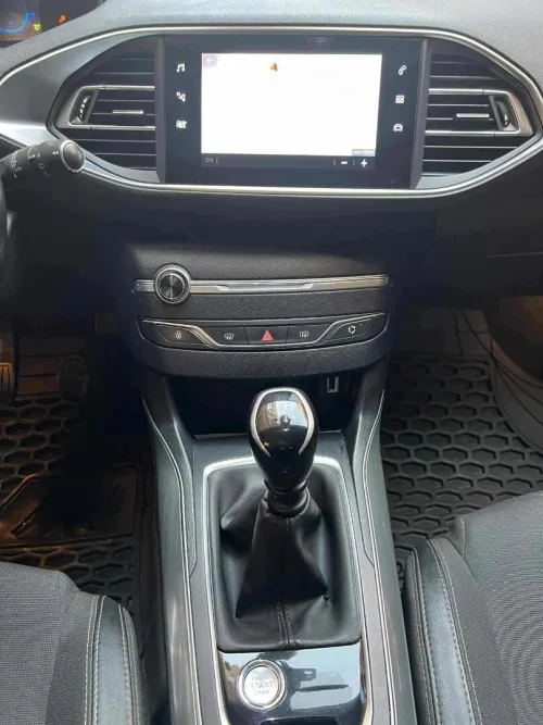 Peugeot 308 2021 
