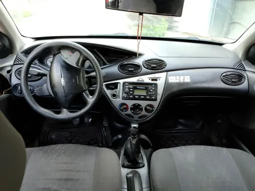Ford Focus 4 portes 2001 Focus 4 portes