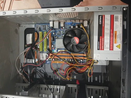 +PC en pagne +Ecan Samsung+clavier hp+PC i3 4 geniration march