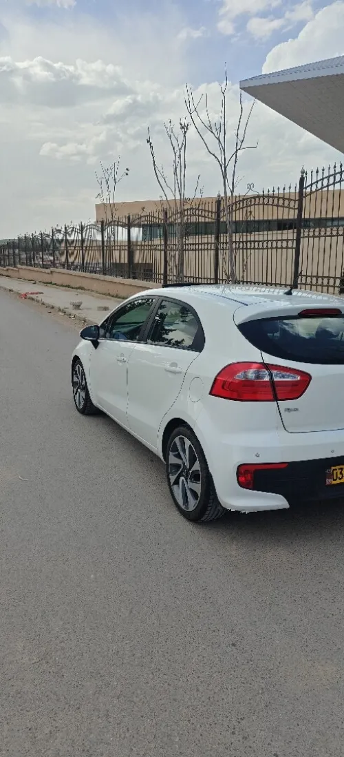 Kia Rio 5 portes 2015 Funny Facelift 