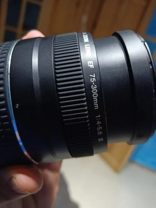 CANON 1000D AVEC 18-55 MM OU 75-300MM