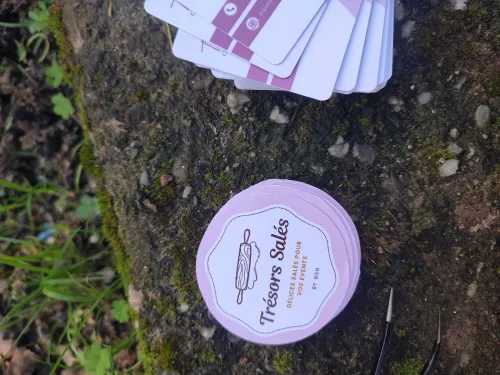 Cartes visite personnalisée disponible 