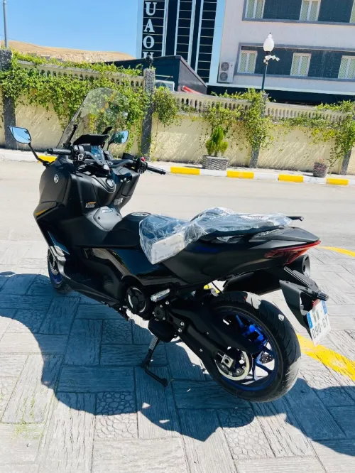 Yamaha Tmax 2025