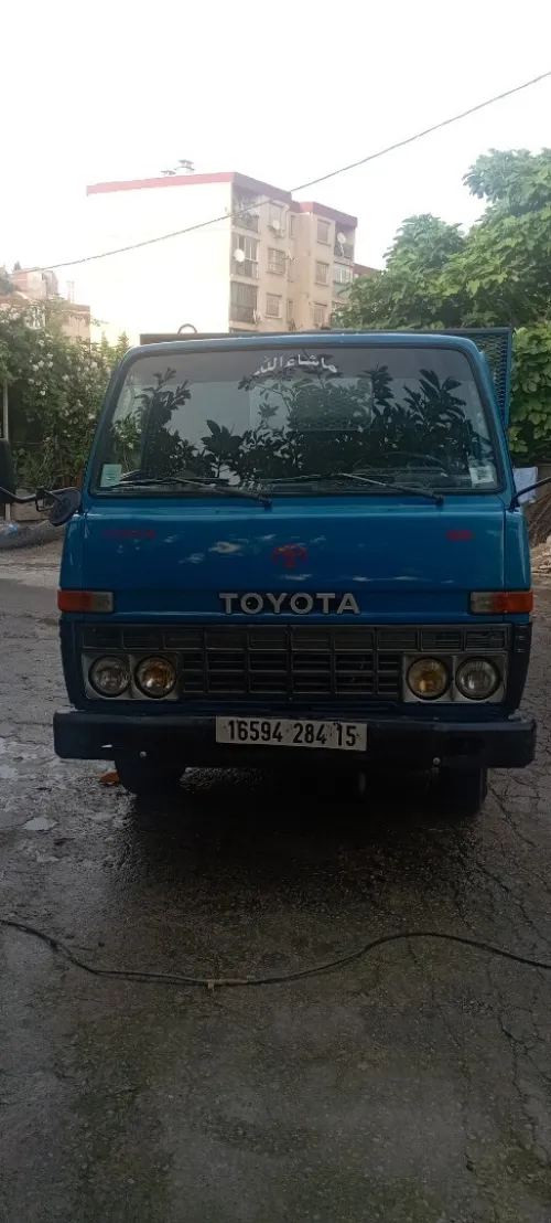 Toyota Bu30 1984