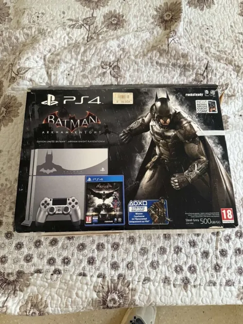 PLAYSTATION 4 ÉDITION BATMAN ARKHAM KNIGHT
