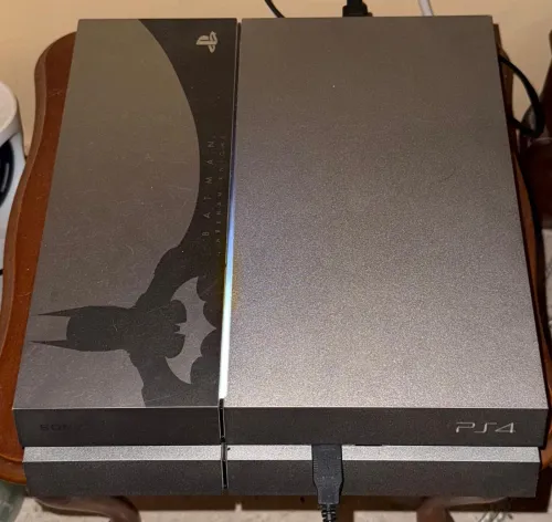 PLAYSTATION 4 ÉDITION BATMAN ARKHAM KNIGHT