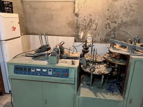 Machine pour gobelet en carton (petite format/grand format)