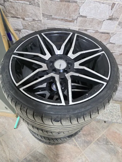 Jantes 19 '' mercedes original avec deux roux de secours