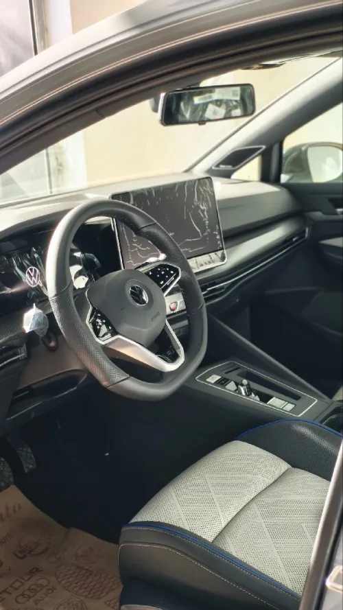 Volkswagen Golf 8 2025 Pro R-line