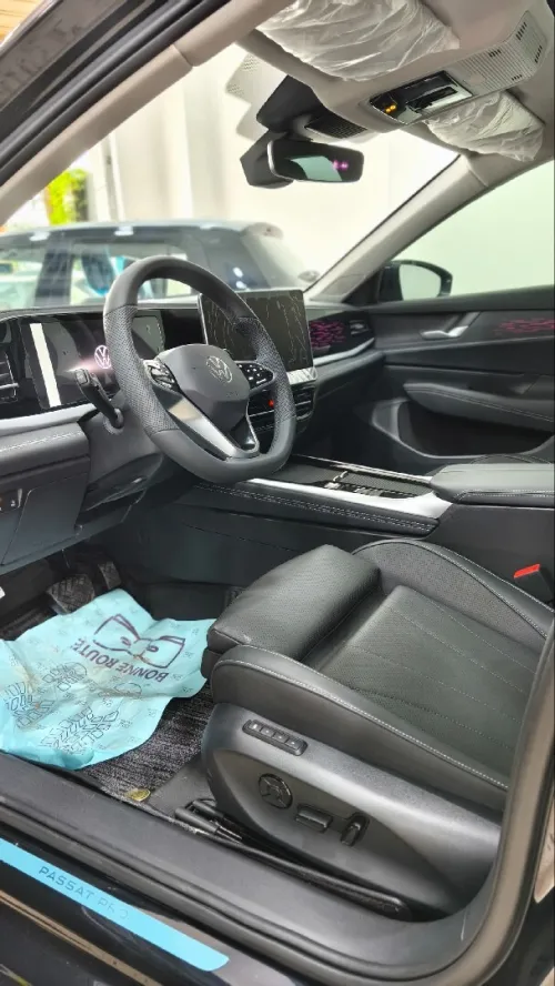 Volkswagen Passat 2025 Pro