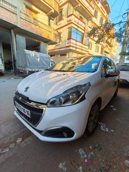 Peugeot 208 2016 Allure Facelift