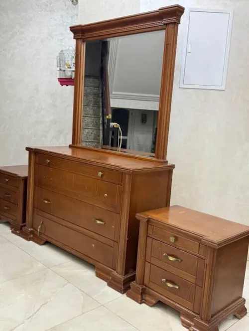 Coiffeuse avec 2 table de nuit