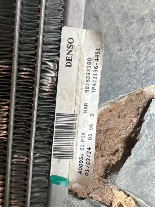 Radiateur moteur / condenseur / ventilateur
