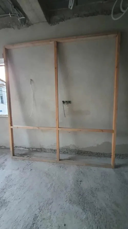 A vendre 06 Radiateurs de chauffage et 04 Précadres