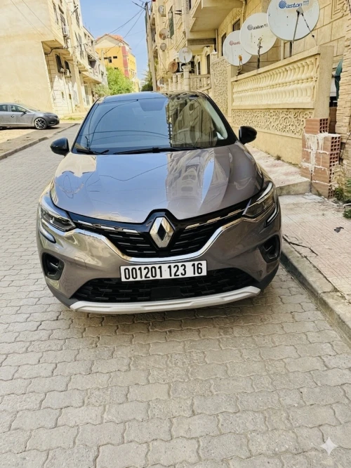 Renault Captur 2023 Luxury