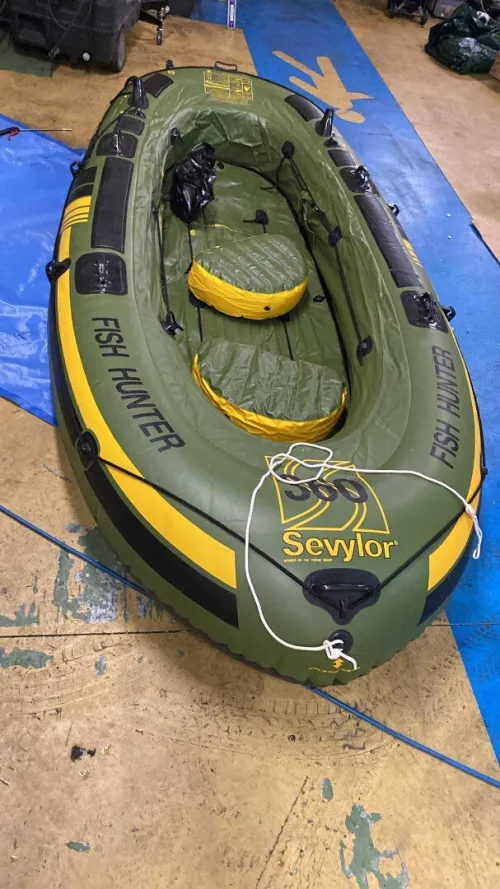bateau gonflable Sevylor Fish Hunter, spécifiquement le modèle HF360