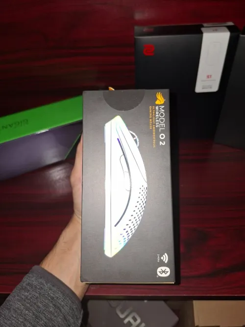 Glorious Model O2 Wireless (White Edition)