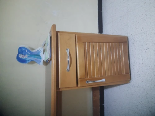 Bureau en bois dure. hêtre.