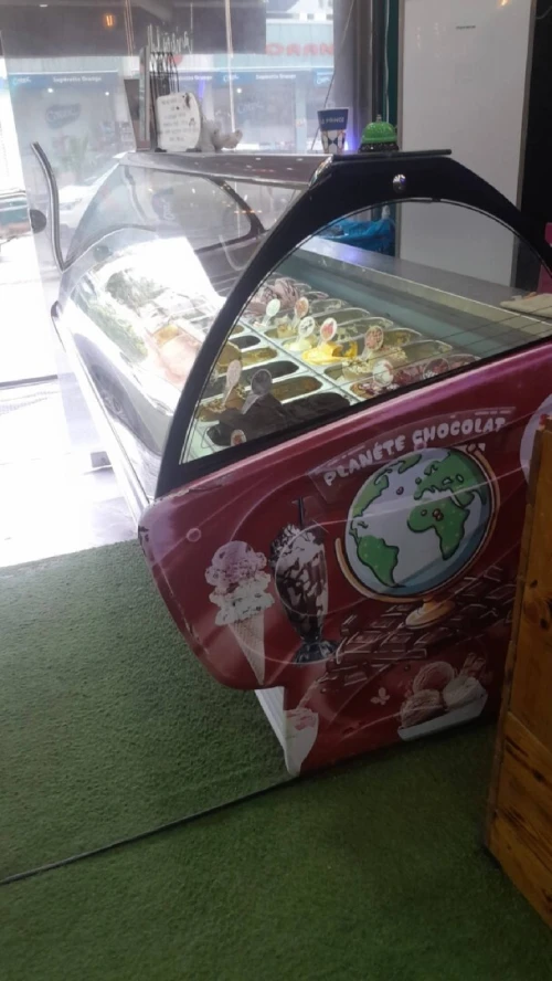 Frigo présentoir gelato