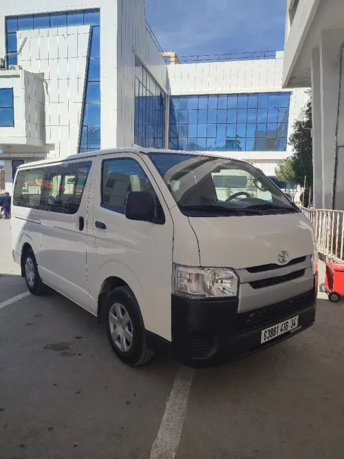 Toyota Hiace 15 place 2016 Mini bus