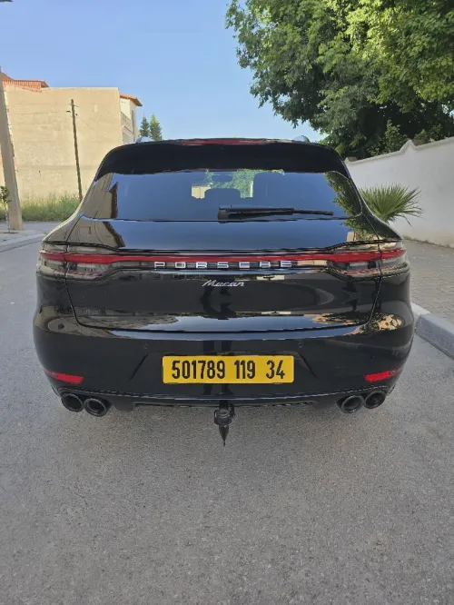 Porsche Macan 2019 GTS full black