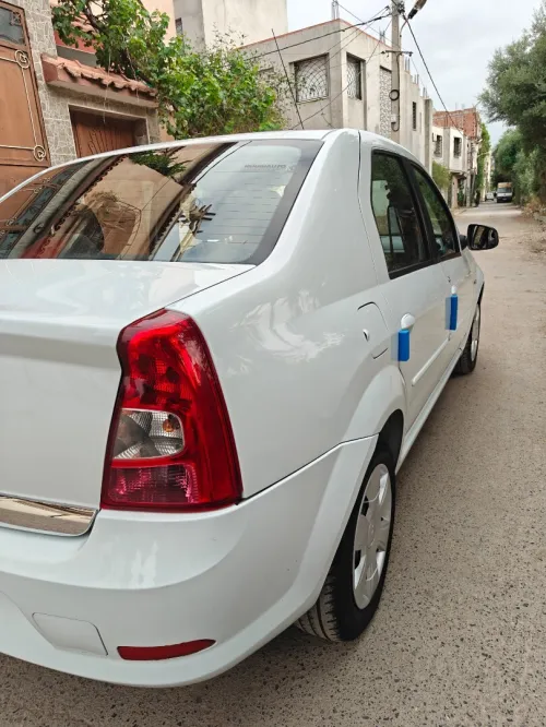 Renault Logan 2013 La tout