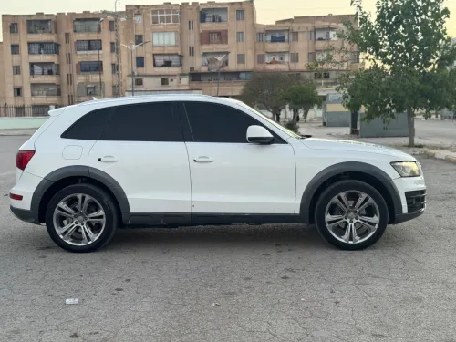 Audi Q5 2011 Off Road