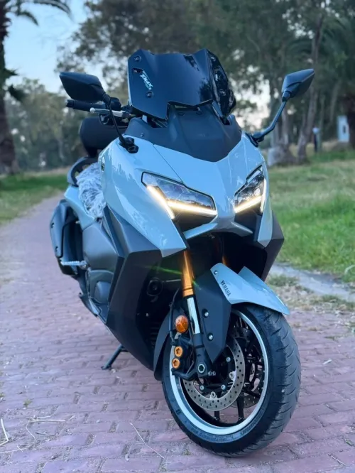 Yamaha TMAX 563 TECHMAX 2025