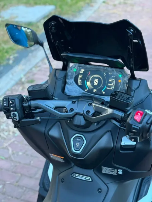 Yamaha TMAX 563 TECHMAX 2025