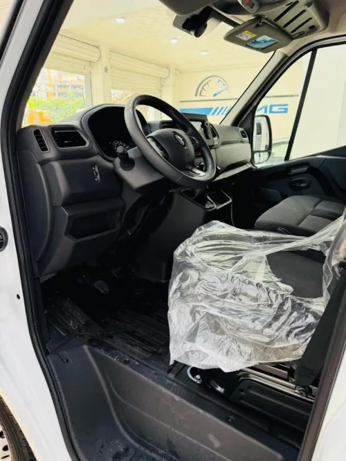 Renault Master 2025 2 Paneu