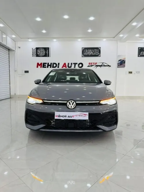 Volkswagen Golf 8 2025 Pro R-line